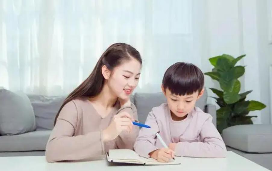 最新小游戲幼兒園，小巷里的秘密樂園探秘