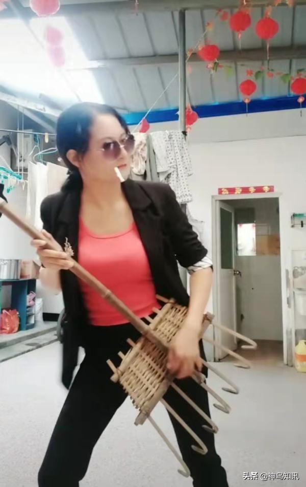 最新農(nóng)具引領(lǐng)智慧農(nóng)業(yè)之旅，自信與成就感的源泉