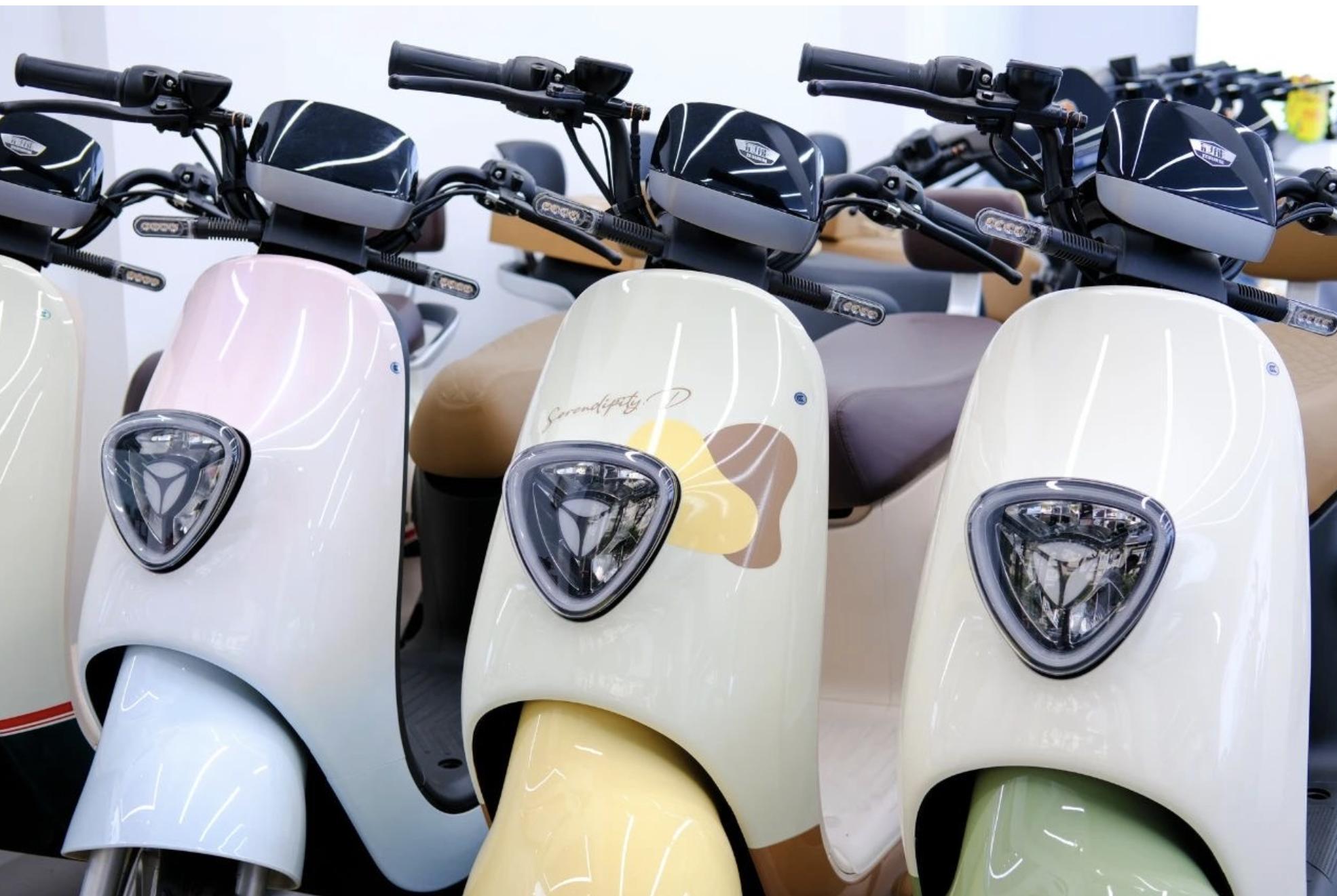 雅迪電動(dòng)車電摩最新款，駕馭變化，自信馳騁之路