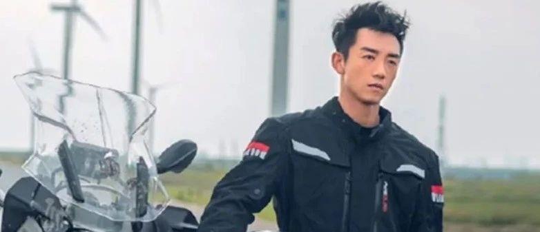 鄭愷新片熱血上映，演繹燃爆全場！