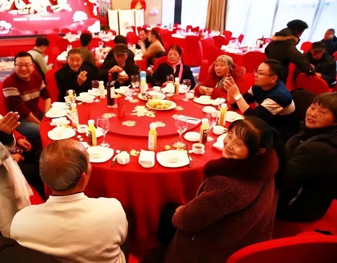 最新婚禮會場，愛的綻放與友情的見證日